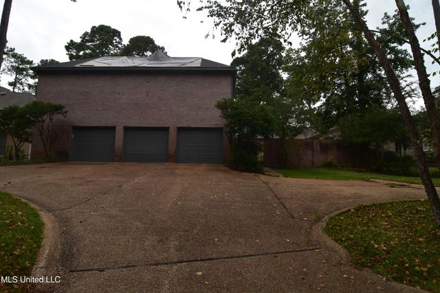 523 Heatherstone Court, Ridgeland, MS 39157