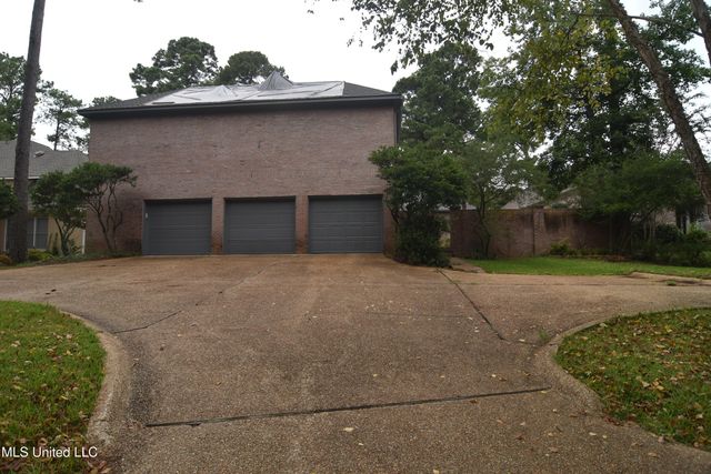 523 Heatherstone Court, Ridgeland, MS 39157