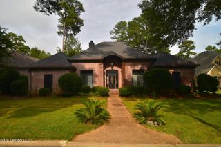 523 Heatherstone Court, Ridgeland, MS 39157