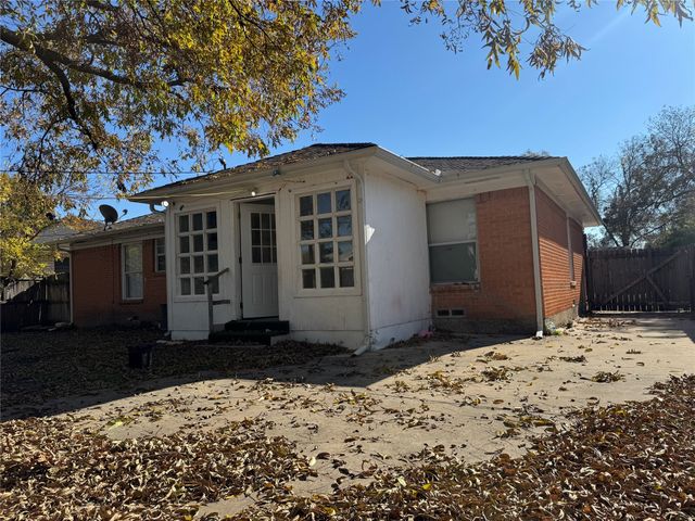 7803 Seydel Street, Dallas, TX 75217