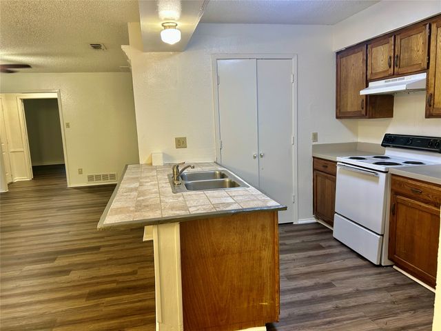 2307 Lido Lane, Arlington, TX 76015