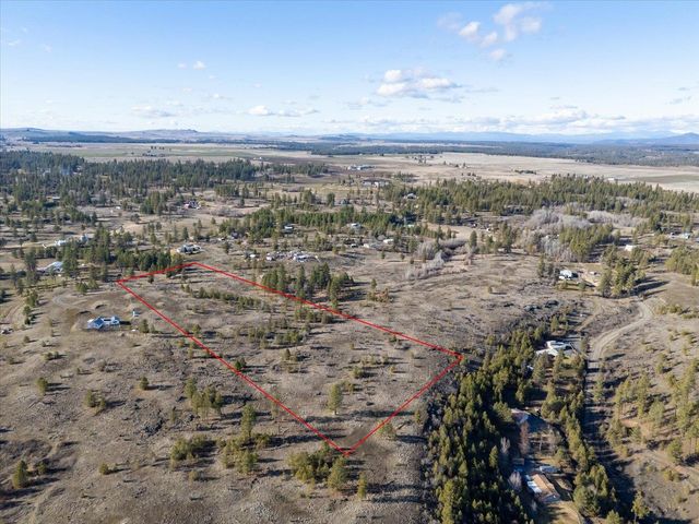 4608 N Whispering Pines Ln, Spokane, WA 99224