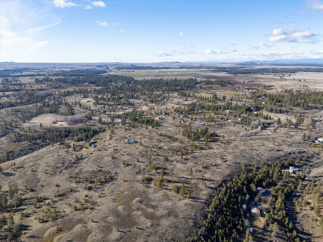 4608 N Whispering Pines Ln, Spokane, WA 99224