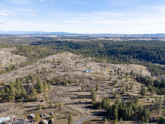 4608 N Whispering Pines Ln, Spokane, WA 99224