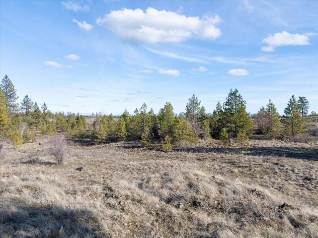 4608 N Whispering Pines Ln, Spokane, WA 99224