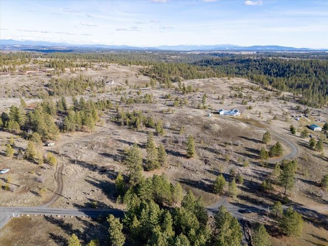 4608 N Whispering Pines Ln, Spokane, WA 99224