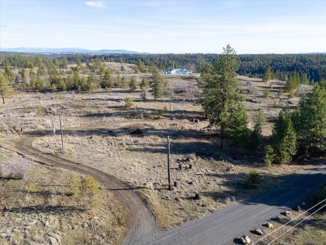 4608 N Whispering Pines Ln, Spokane, WA 99224