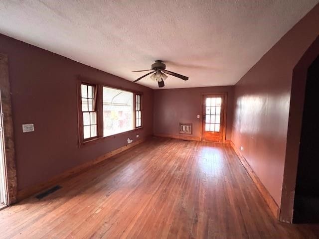 5388 MORRISON CREEK RD, Clifton, TN 38425