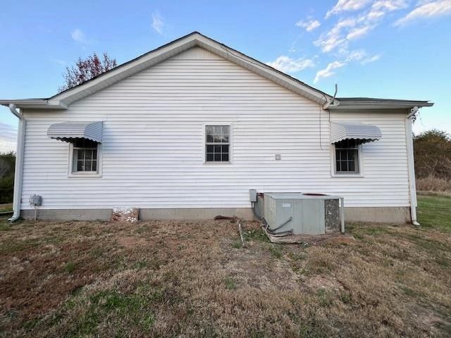 5388 MORRISON CREEK RD, Clifton, TN 38425