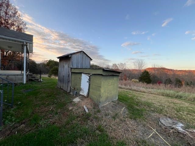 5388 MORRISON CREEK RD, Clifton, TN 38425