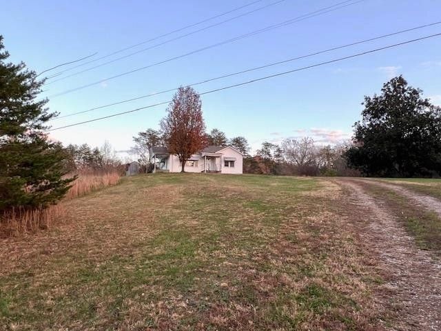 5388 MORRISON CREEK RD, Clifton, TN 38425