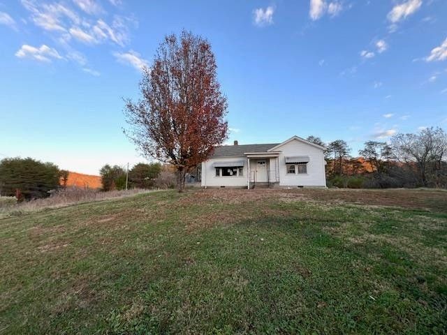 5388 MORRISON CREEK RD, Clifton, TN 38425