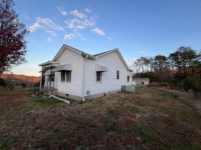 5388 MORRISON CREEK RD, Clifton, TN 38425