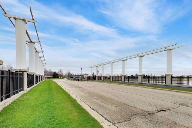 1276 SHAMROCK Lane, Pingree Grove, IL 60140