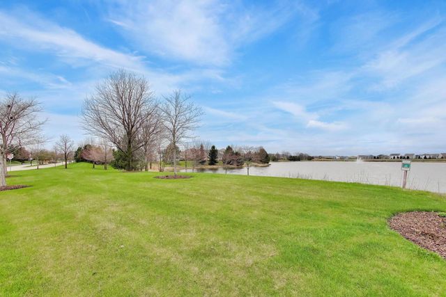 1276 SHAMROCK Lane, Pingree Grove, IL 60140