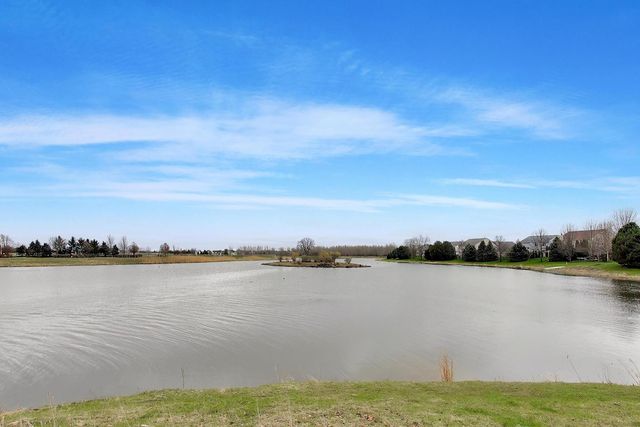 1276 SHAMROCK Lane, Pingree Grove, IL 60140