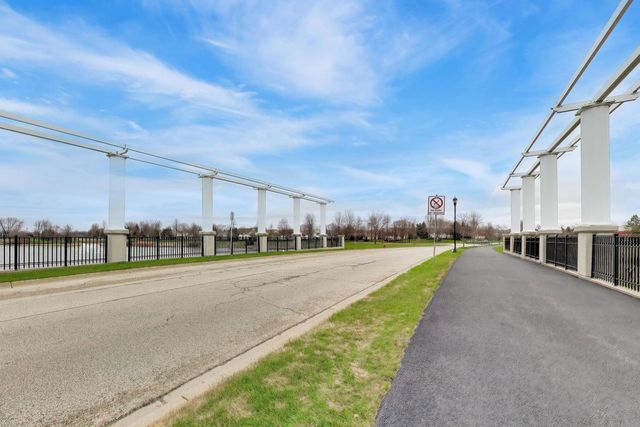 1276 SHAMROCK Lane, Pingree Grove, IL 60140