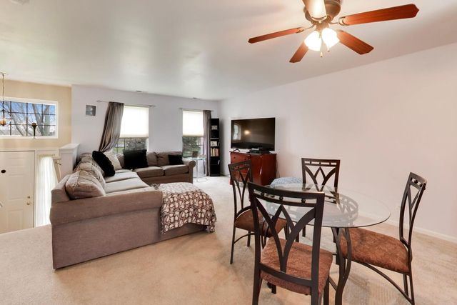 1276 SHAMROCK Lane, Pingree Grove, IL 60140