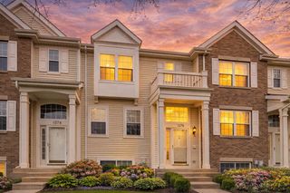 1276 SHAMROCK Lane, Pingree Grove, IL 60140