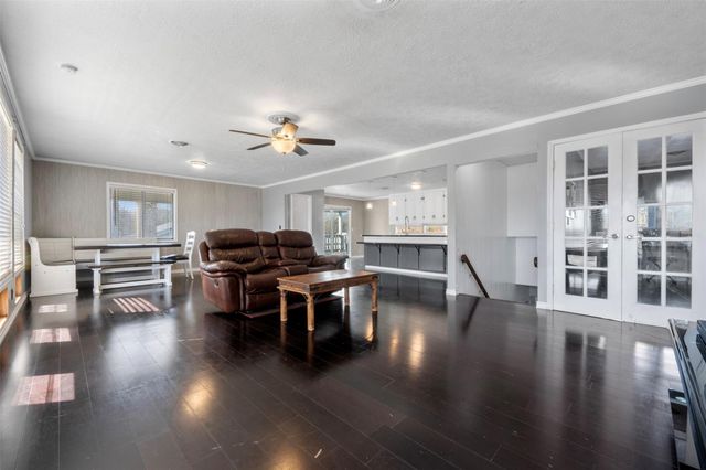 374 Harbor View Drive, Livingston, TX 77351