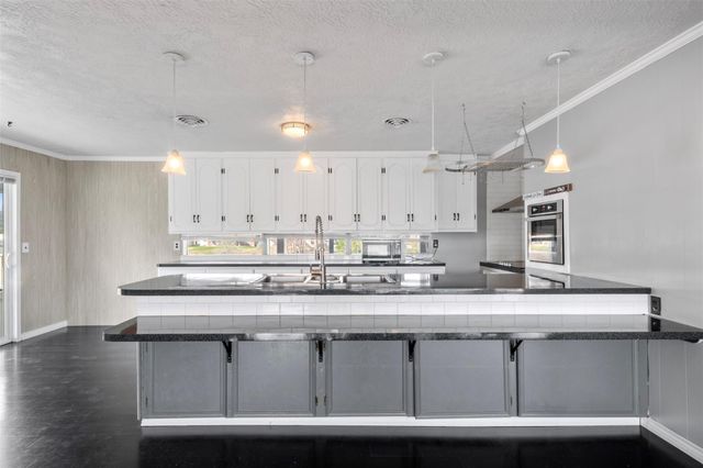 374 Harbor View Drive, Livingston, TX 77351