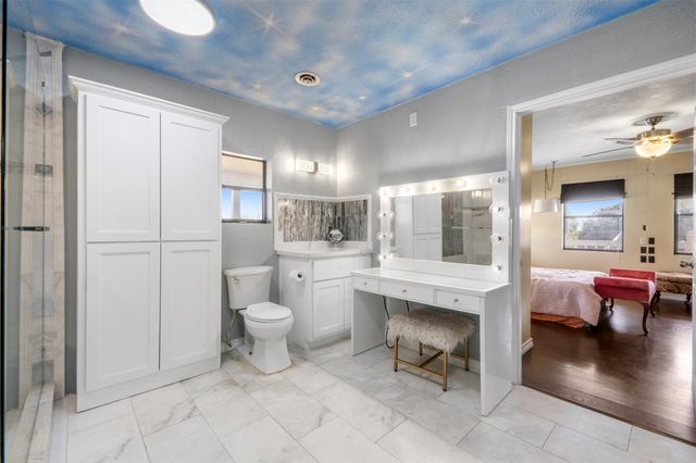 374 Harbor View Drive, Livingston, TX 77351