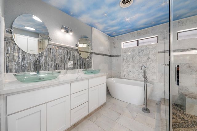 374 Harbor View Drive, Livingston, TX 77351