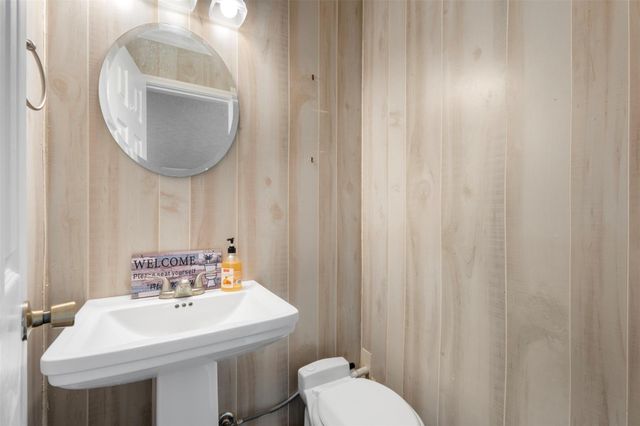 374 Harbor View Drive, Livingston, TX 77351