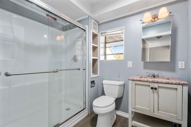 374 Harbor View Drive, Livingston, TX 77351