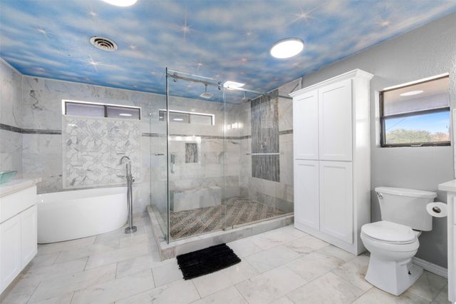 374 Harbor View Drive, Livingston, TX 77351