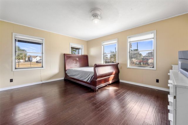 374 Harbor View Drive, Livingston, TX 77351