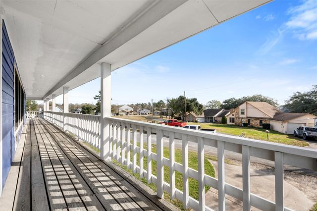 374 Harbor View Drive, Livingston, TX 77351