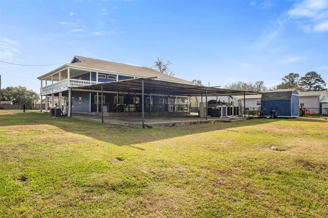 374 Harbor View Drive, Livingston, TX 77351