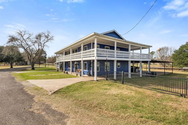 374 Harbor View Drive, Livingston, TX 77351