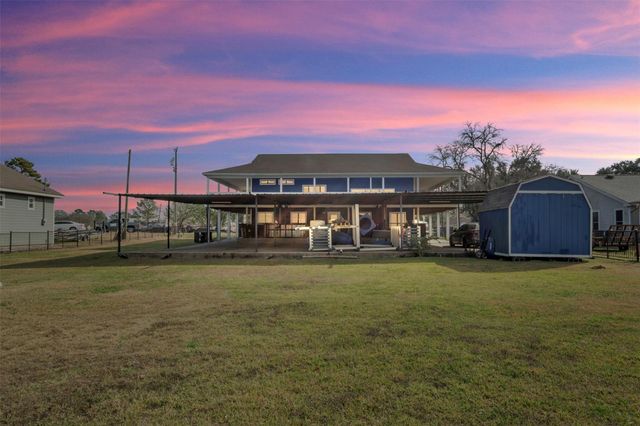374 Harbor View Drive, Livingston, TX 77351