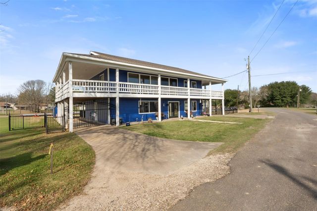 374 Harbor View Drive, Livingston, TX 77351