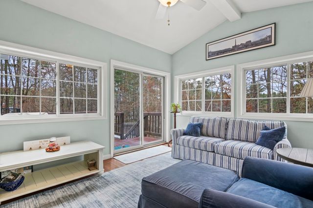 3 Hillside Road, Windham, NH 03087