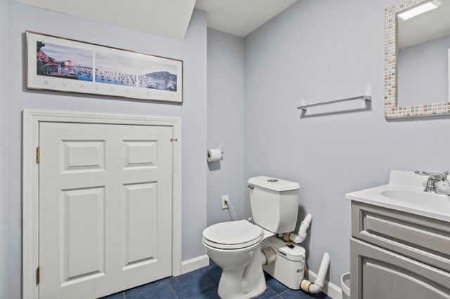 3 Hillside Road, Windham, NH 03087