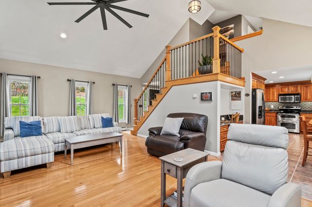 3 Hillside Road, Windham, NH 03087
