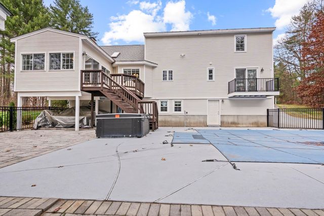 3 Hillside Road, Windham, NH 03087