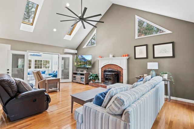 3 Hillside Road, Windham, NH 03087