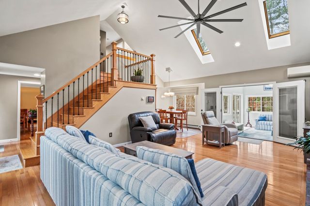 3 Hillside Road, Windham, NH 03087