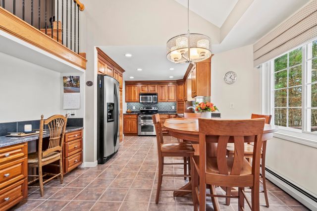 3 Hillside Road, Windham, NH 03087