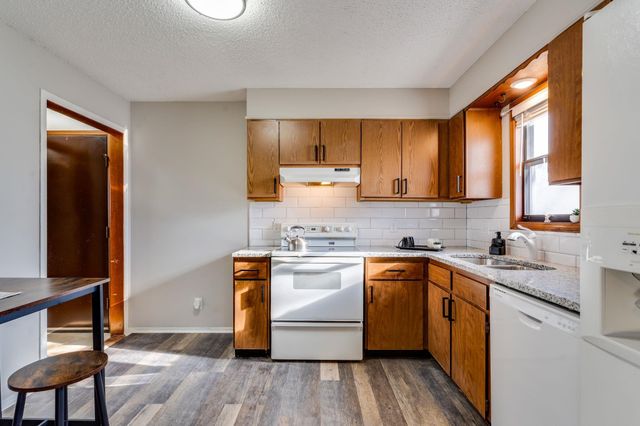 103 E Eric Dr, Walton, KS 67151