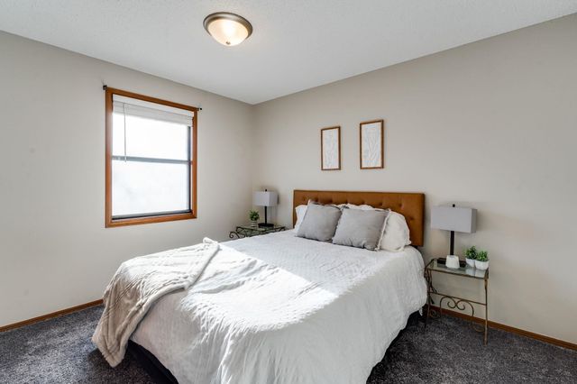 103 E Eric Dr, Walton, KS 67151