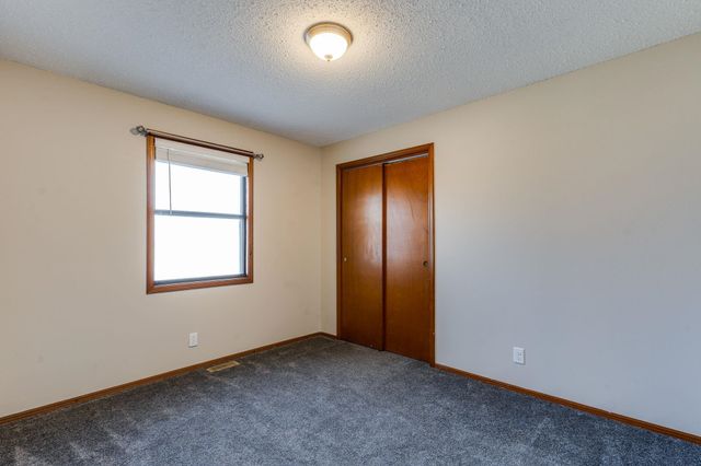 103 E Eric Dr, Walton, KS 67151