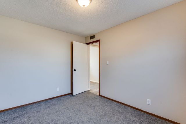 103 E Eric Dr, Walton, KS 67151