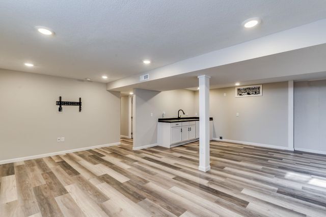 103 E Eric Dr, Walton, KS 67151