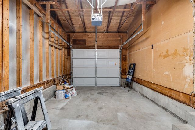 103 E Eric Dr, Walton, KS 67151