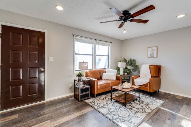 103 E Eric Dr, Walton, KS 67151